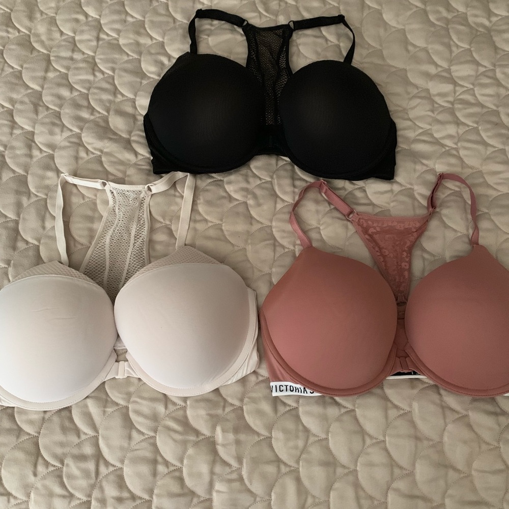 3 Victoria secrets bras